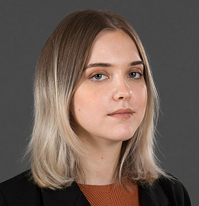 Юлия Нелюбова